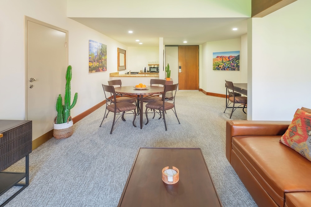 Ventana Canyon Club and Lodge 34/53
