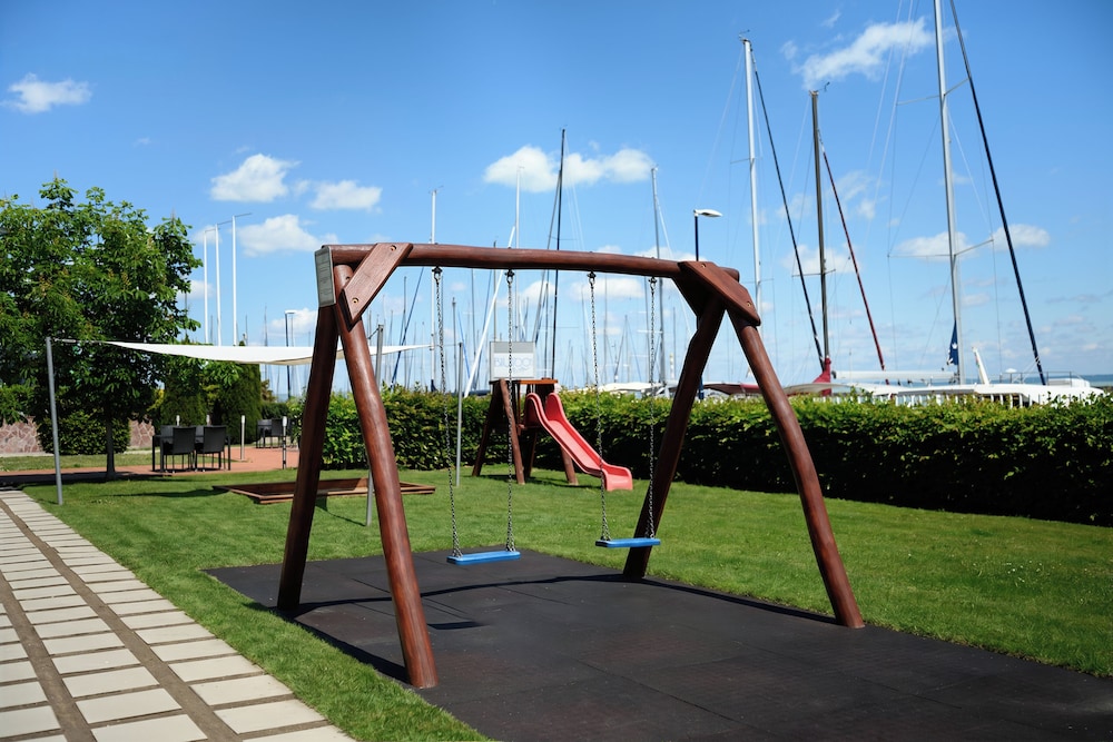 Hotel Yacht Wellness & Business 25/50