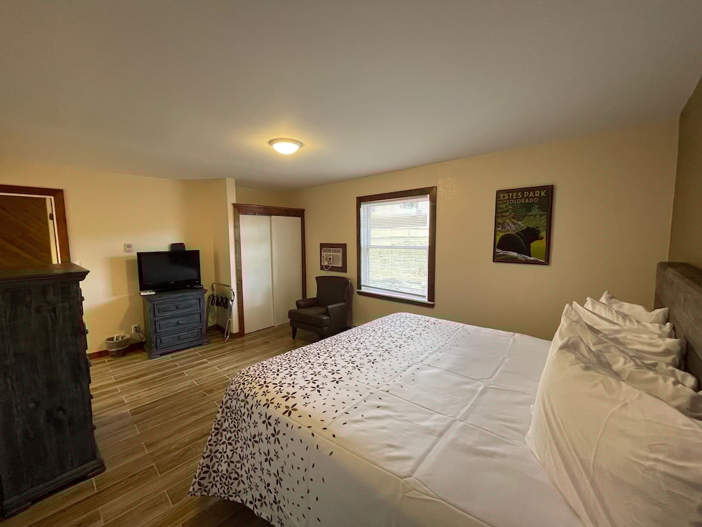 Estes Mountain Inn 22/70