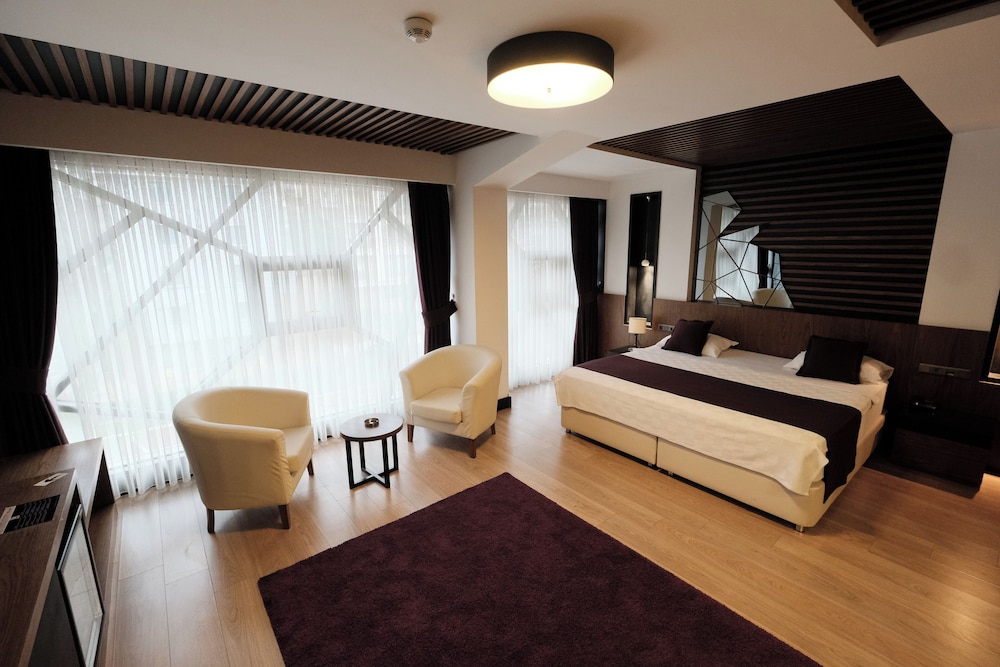 Aydinoglu Otel 12/63