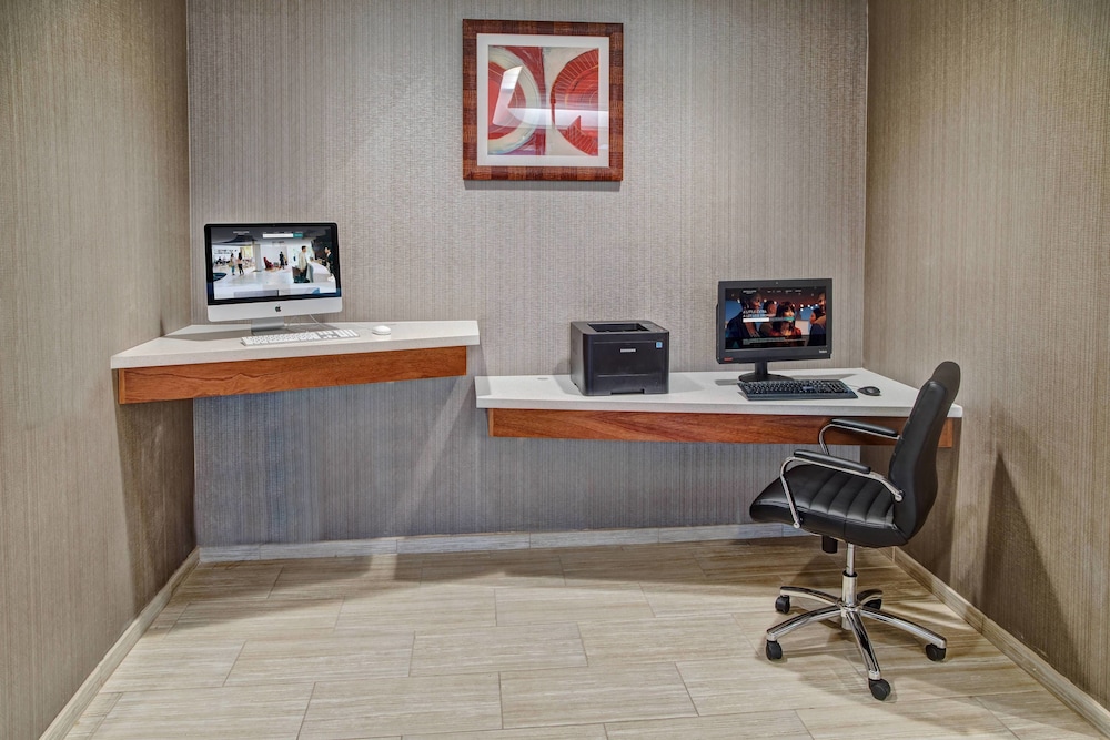 Springhill Suites By Marriott Amarillo 33/35