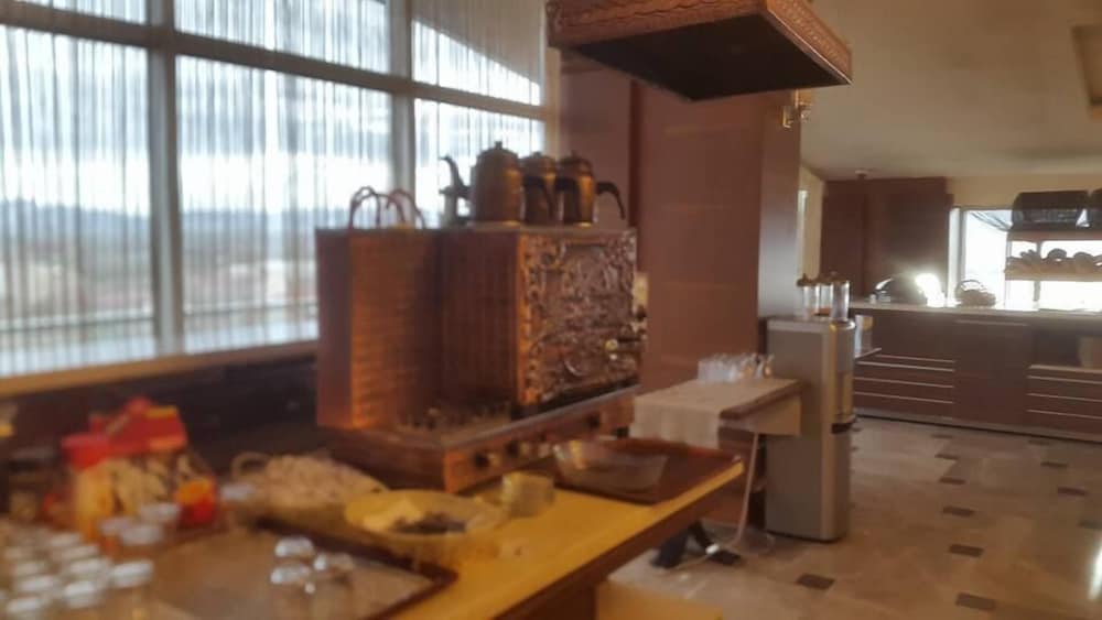 GRAND CENAS HOTEL 10/20