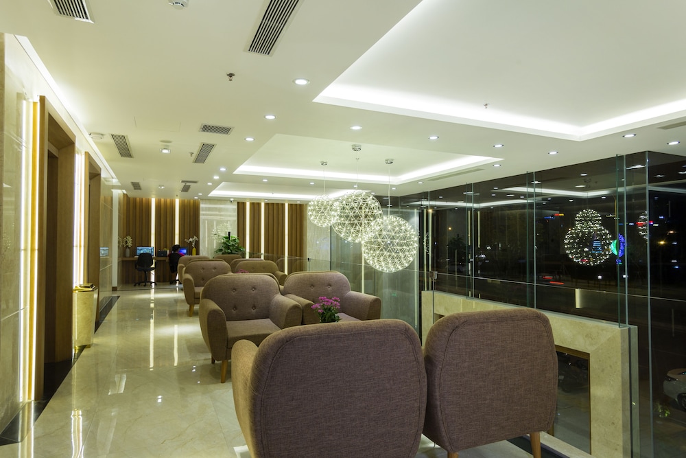 Pavilion Hotel Da Nang 12/77