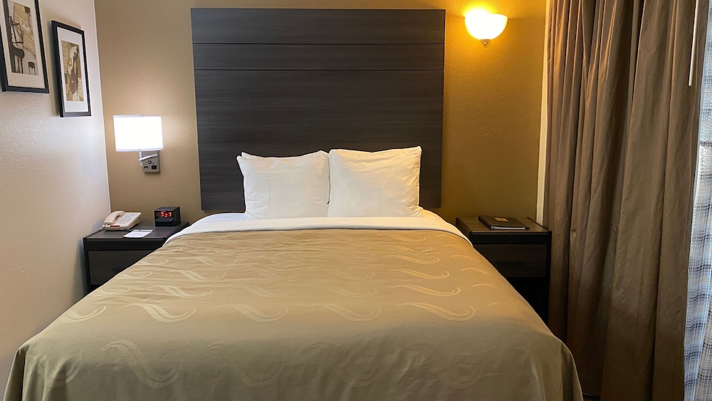 Quality Inn Branson Hwy 76 Central 6/53