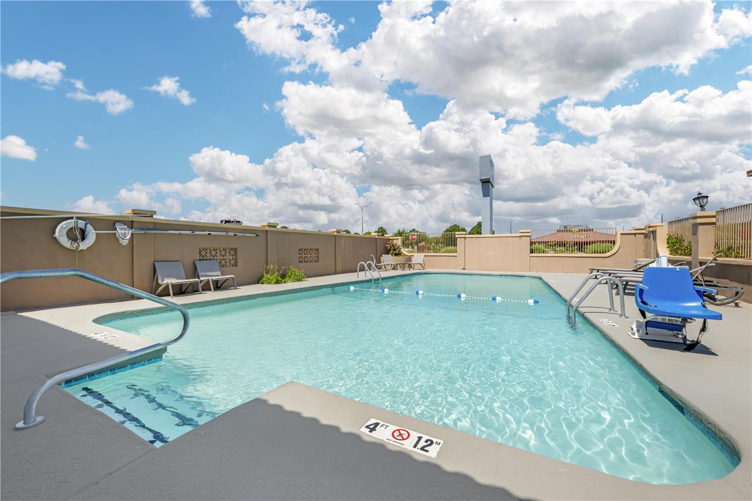 Best Western El Rancho Palacio 12/14