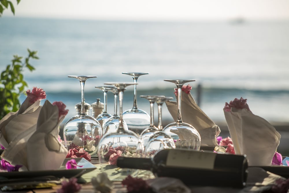 SIDE BEACH CLUB 18/33