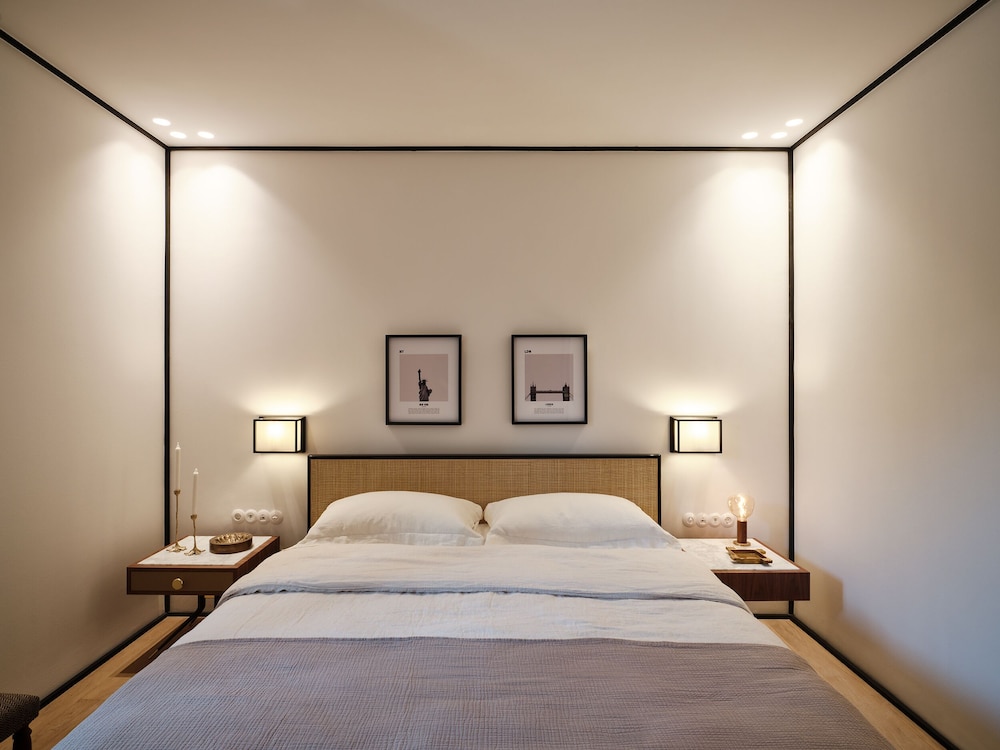 The Twenty One Hotel 15/63