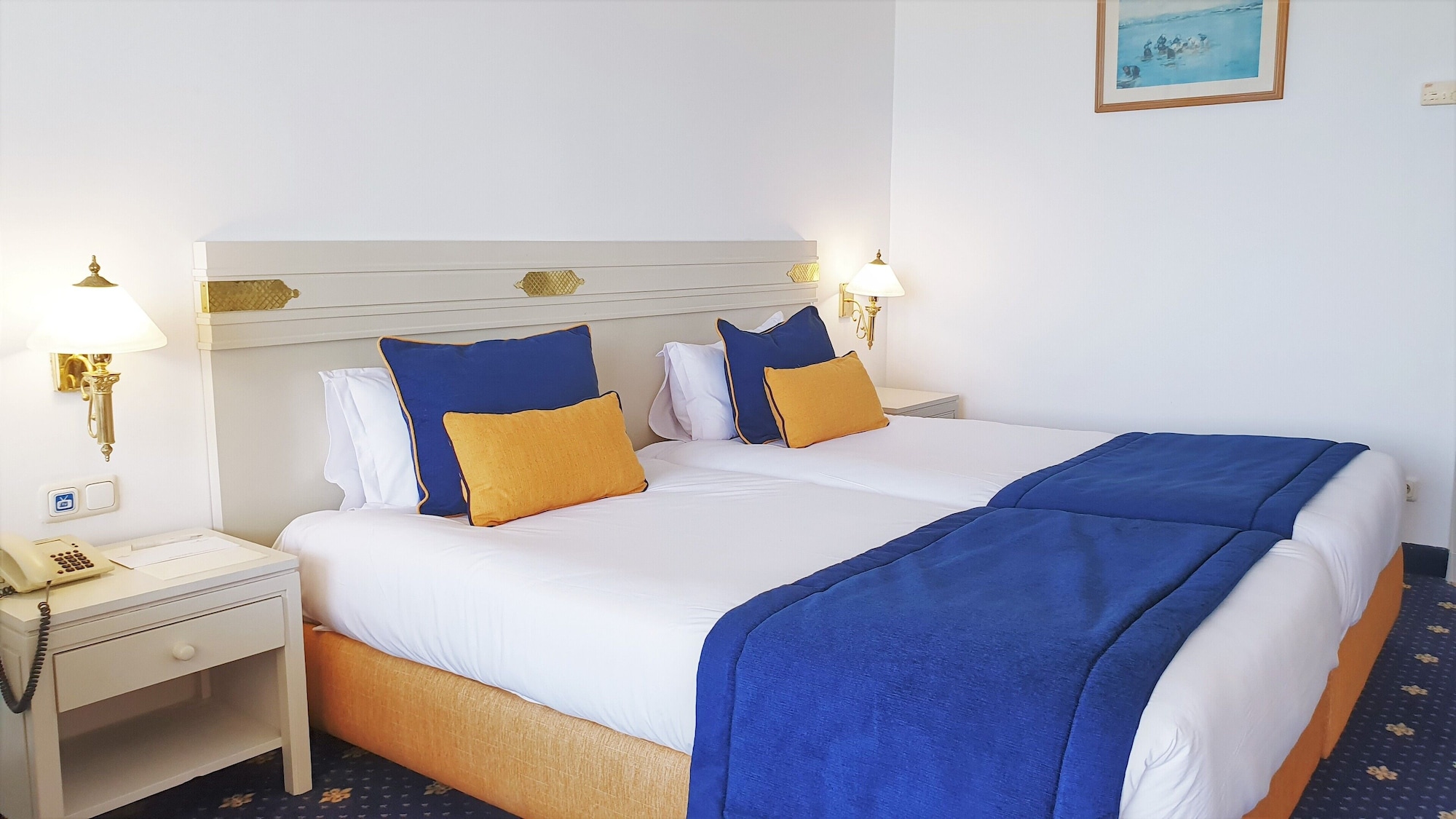 STANDARD, DOUBLE OR TWIN BED, PRIVATE BATHROOM