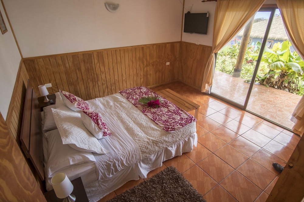 Hotel Y Cabanas Henua Iti 10/50