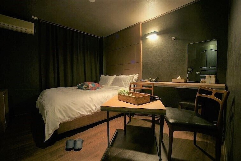 Hotel Haru 6/10