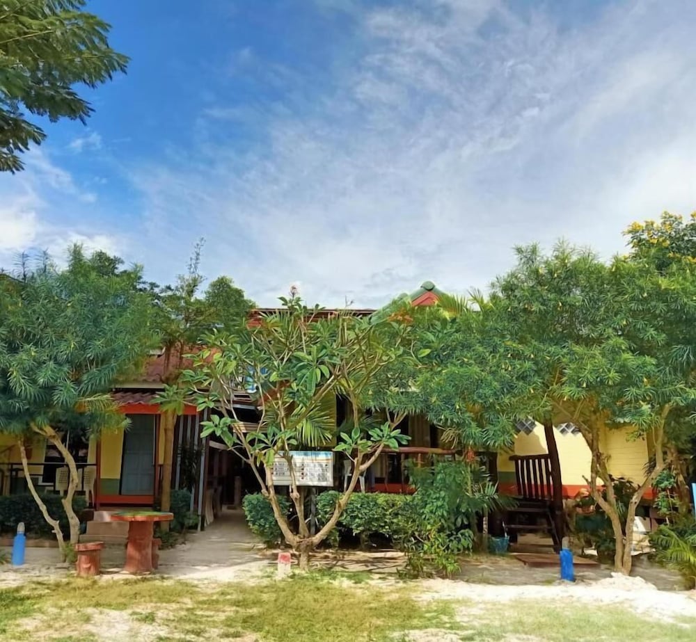CHONGKHAO RESORT 34/48