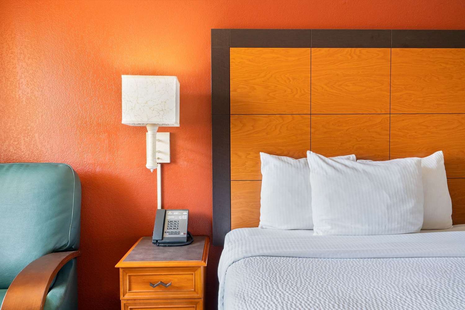 La Quinta Inn Phoenix Sky Harbor Airport 13/40