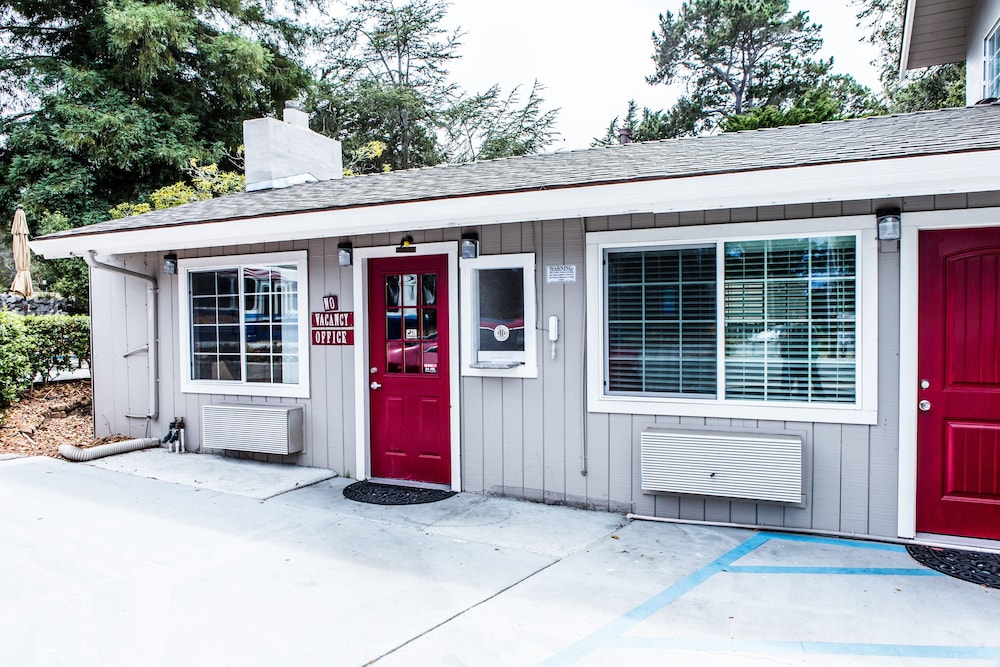 Pelican Inn Monterey Ca 2/69