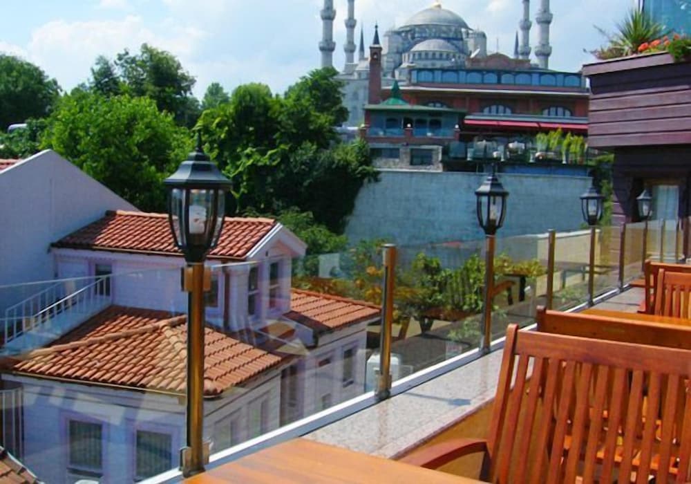 Agora Boutique Hotel & Bistro 24/50