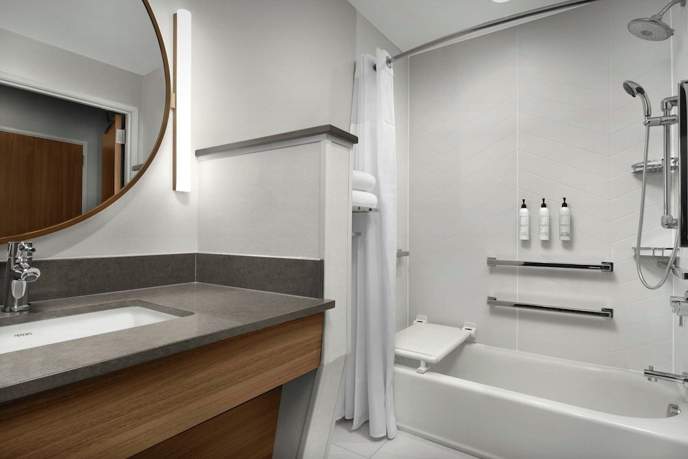 Fairfield By Marriott Inn & Suites Portland Newberg 40/44