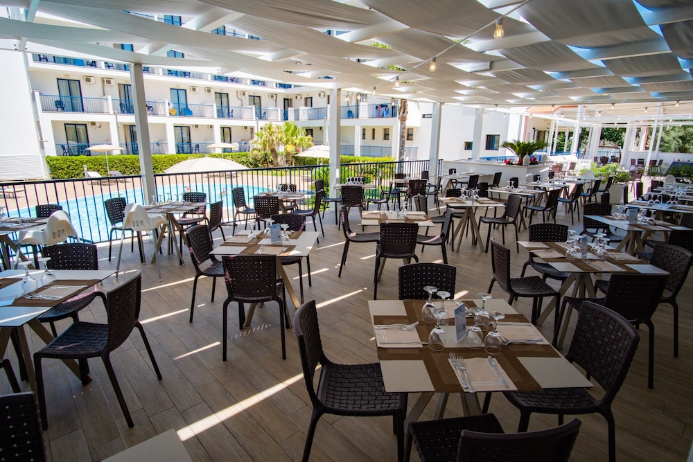 Tichos Greenblu Hotel 44/63