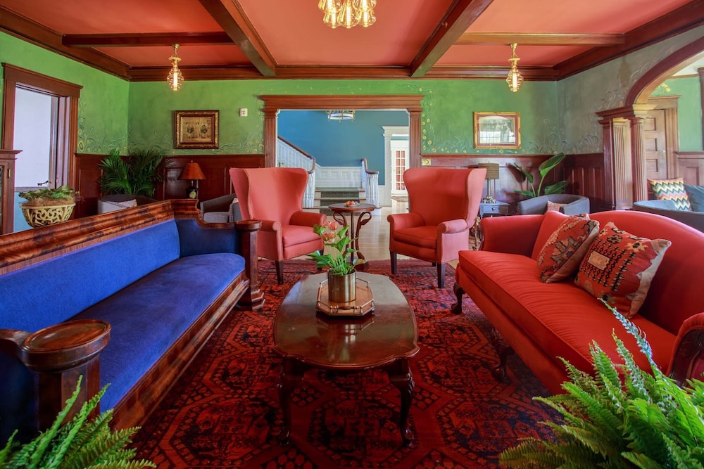 Hartness House Inn 27/50