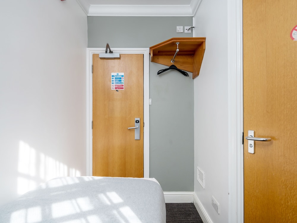 OYO Townhouse New England, London Victoria 33/33