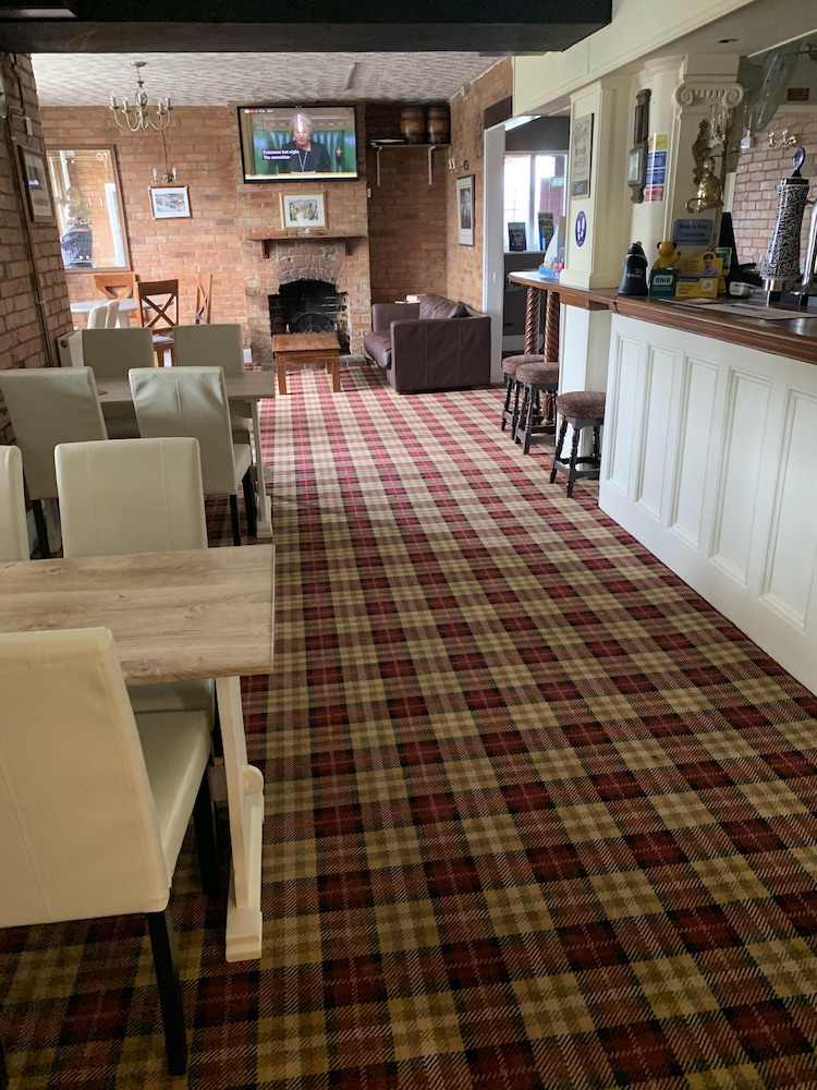 Halfway House Inn Country Lodge 15/25