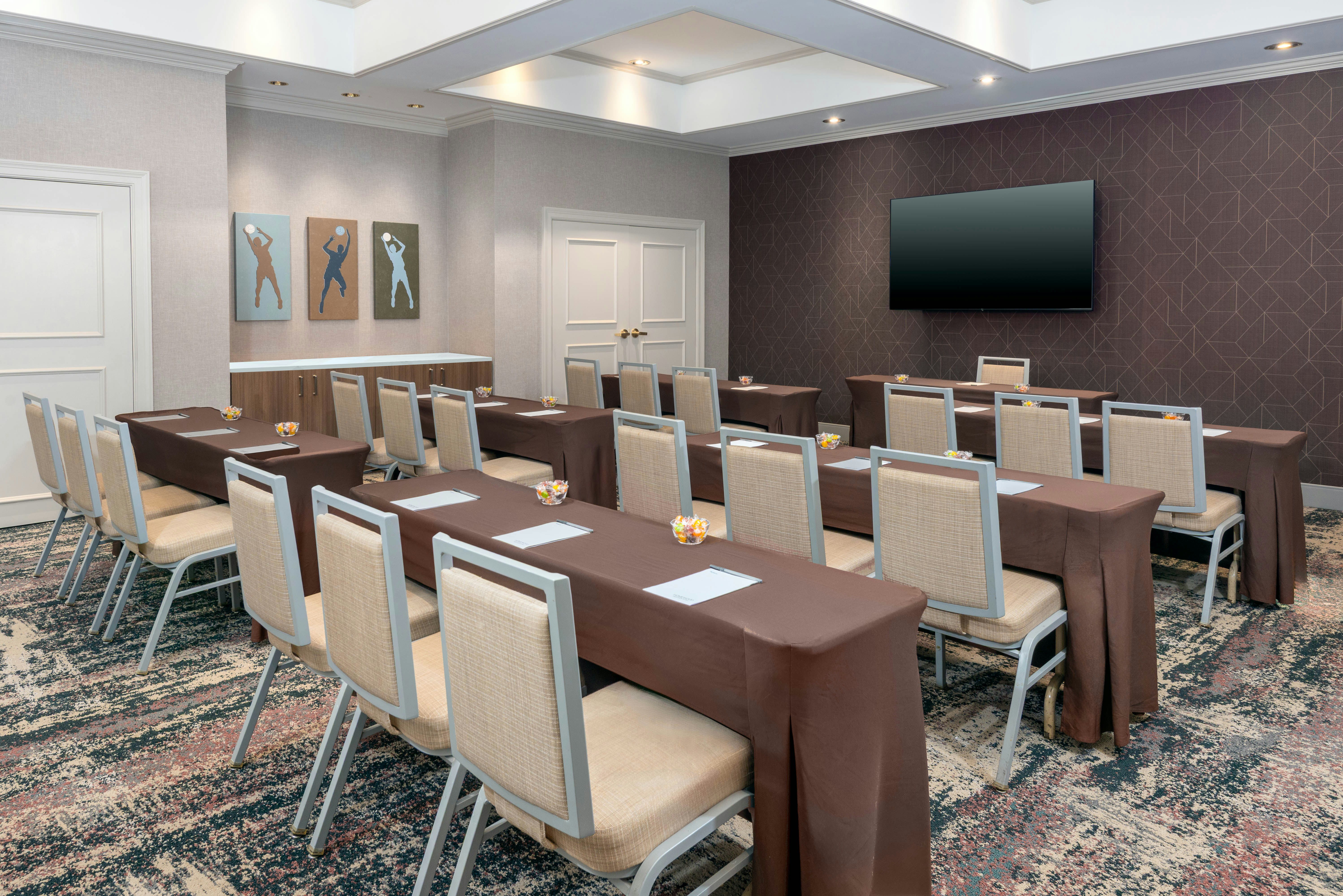 Homewood Suites by Hilton Holyoke-Springfield/North, MA 67/77