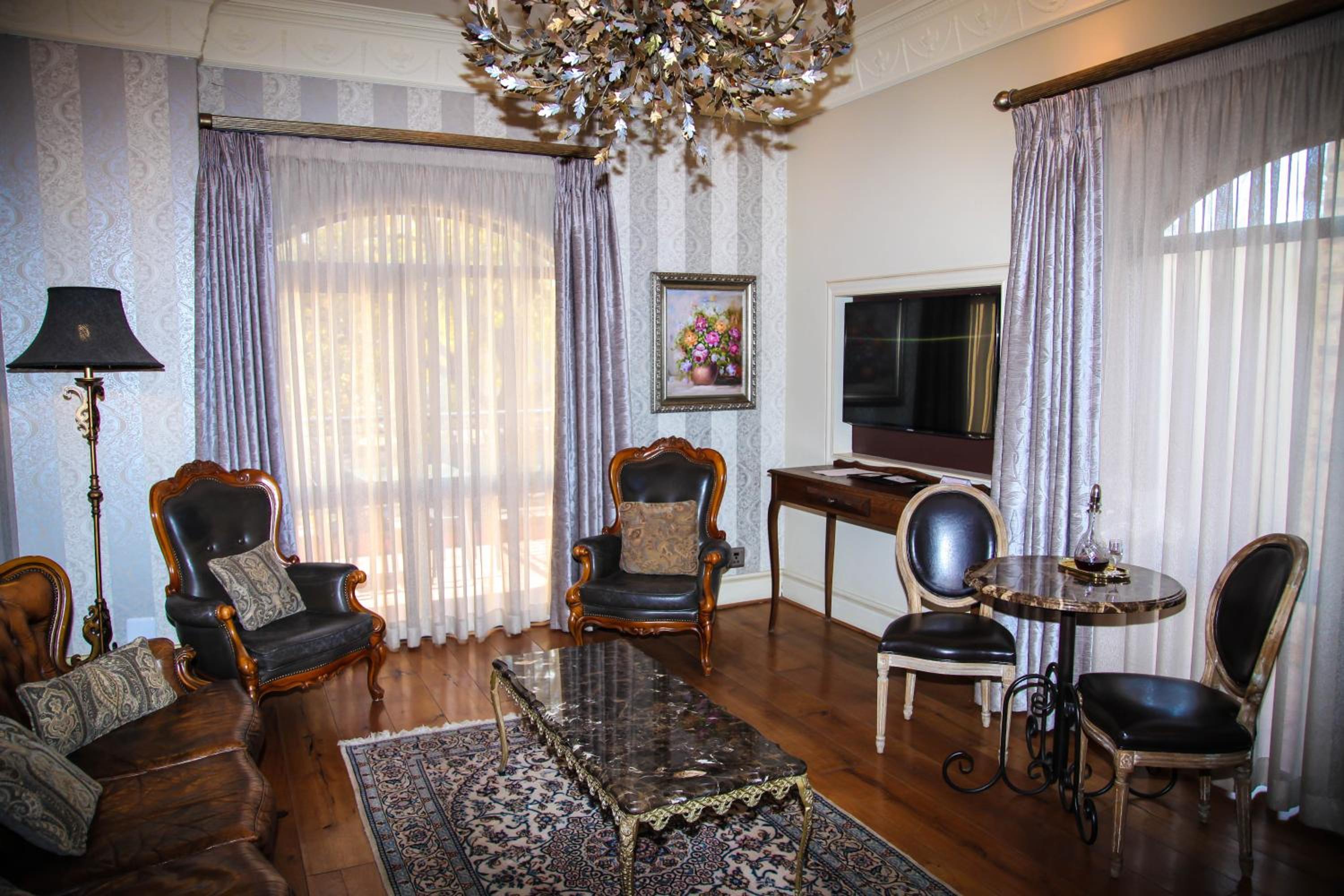 THREE RIVERS LODGE & VILLA ANNA SOPHIA 37/50