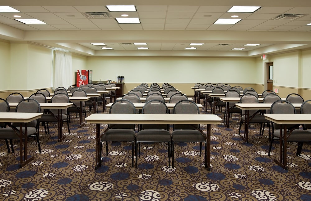 Holiday Inn Express Hotel and Suites La Porte 30/31