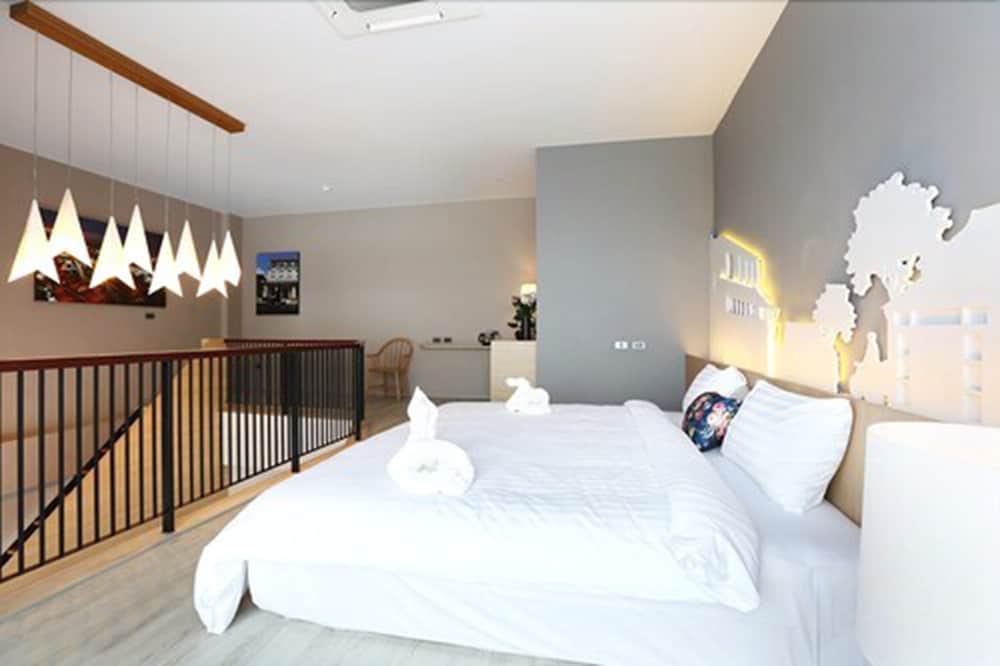 LUXURY, SUITE