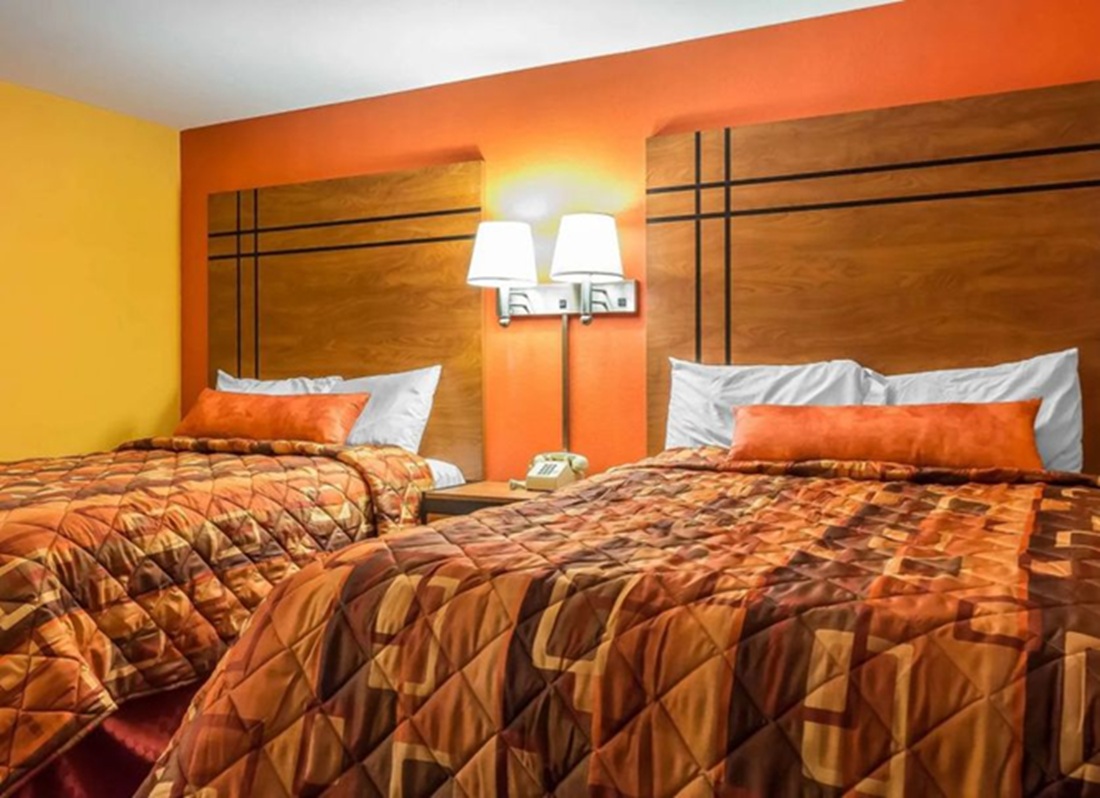 Econo Lodge Vineland 7/20