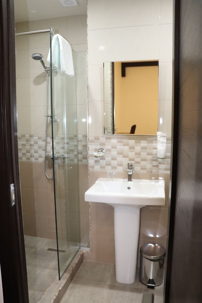 Yerevan Centre Hotel 20/21