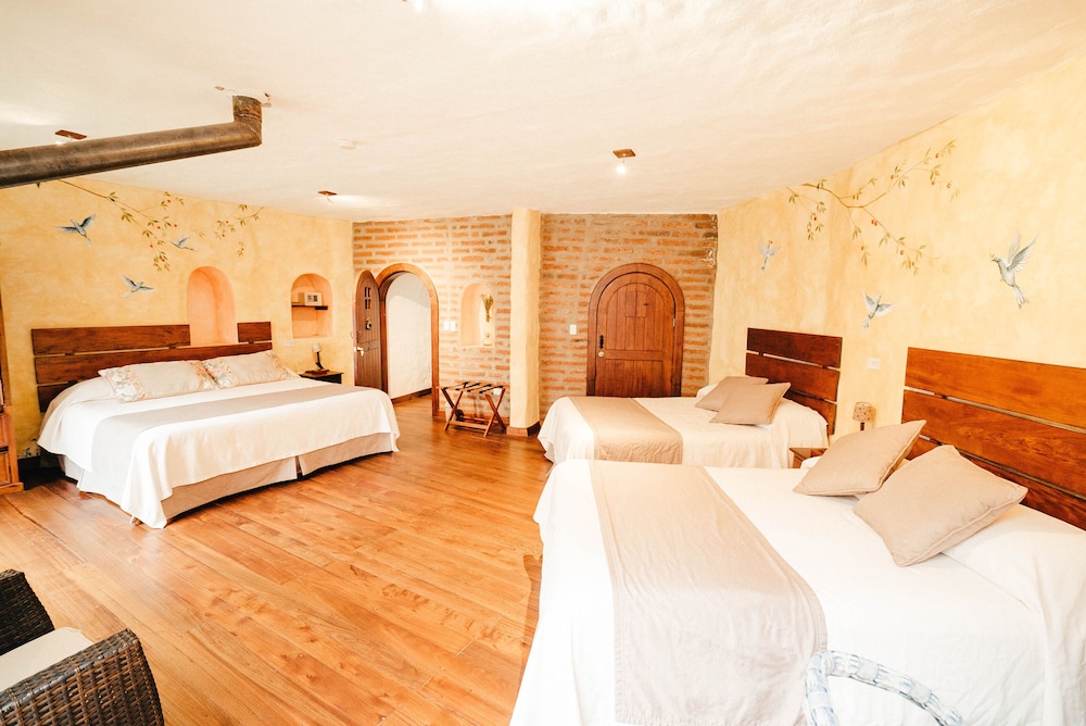 Hacienda Las Cuevas Terra Lodge 6/33