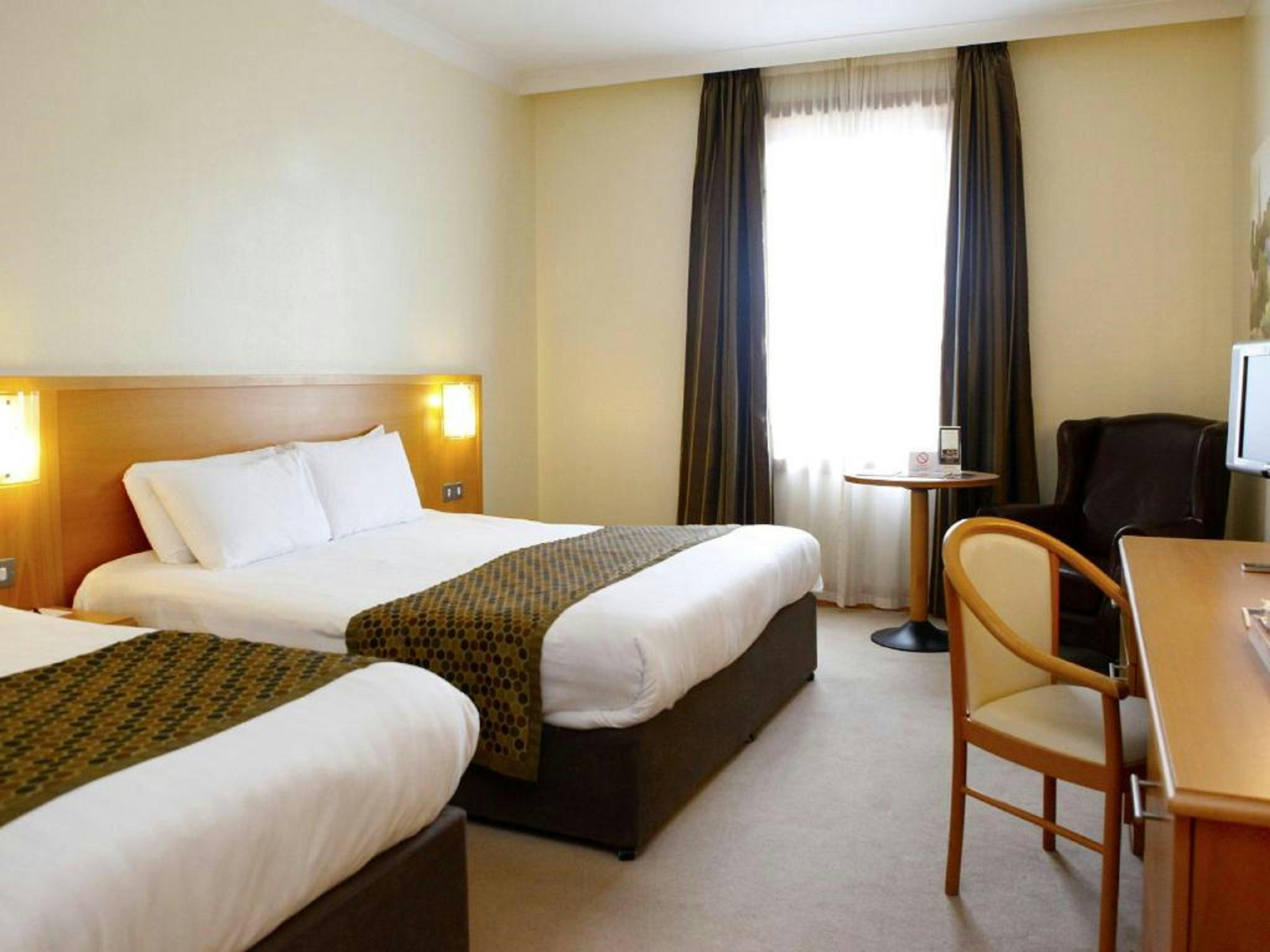 Great National Hotel Ballina 27/92