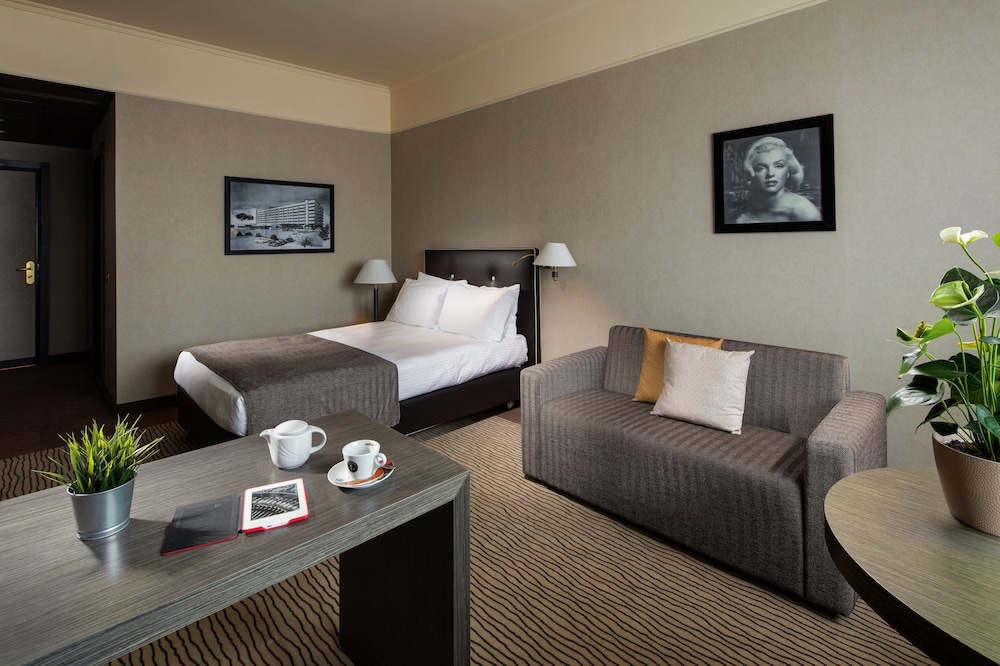 Holiday Inn Rome Eur Parco Dei Medici 31/77