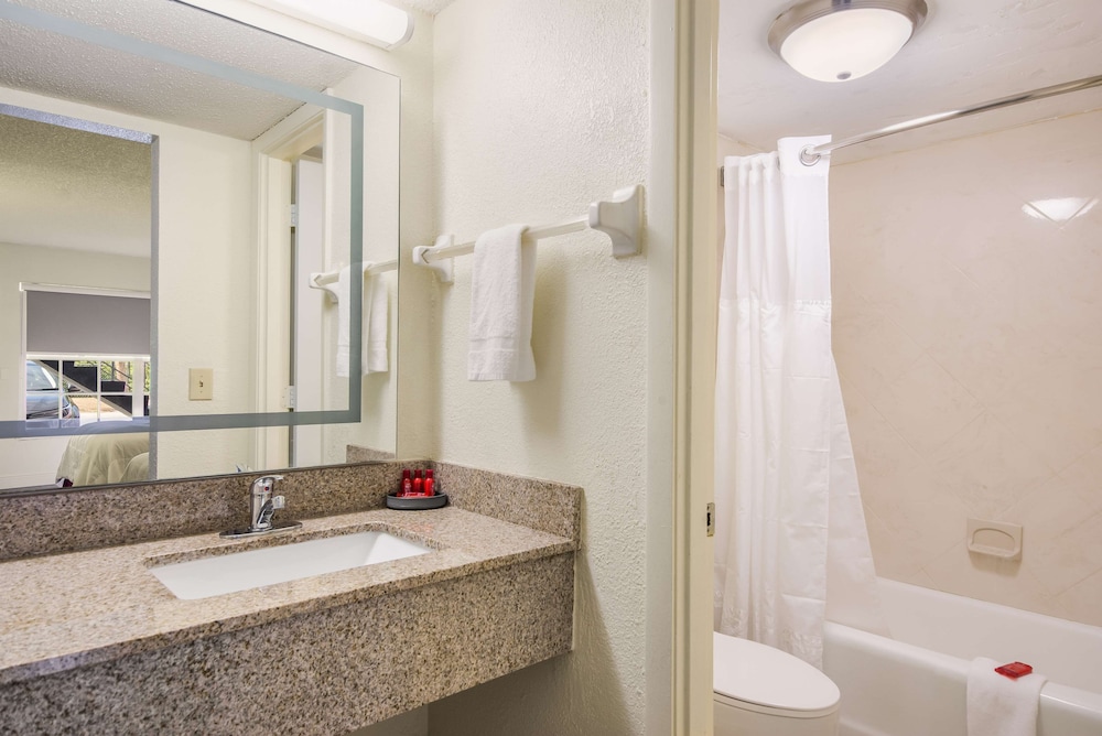 SureStay Hotel By Best Western Sarasota Lido Beach 15/33