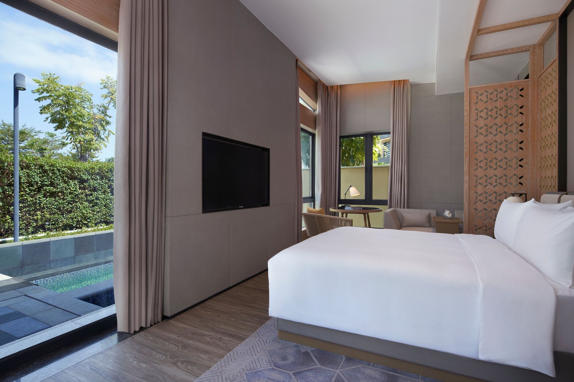 Villa, King Bed, Courtyard View, Outdoor Pool، Renaissance Xiamen Hotel 2/4