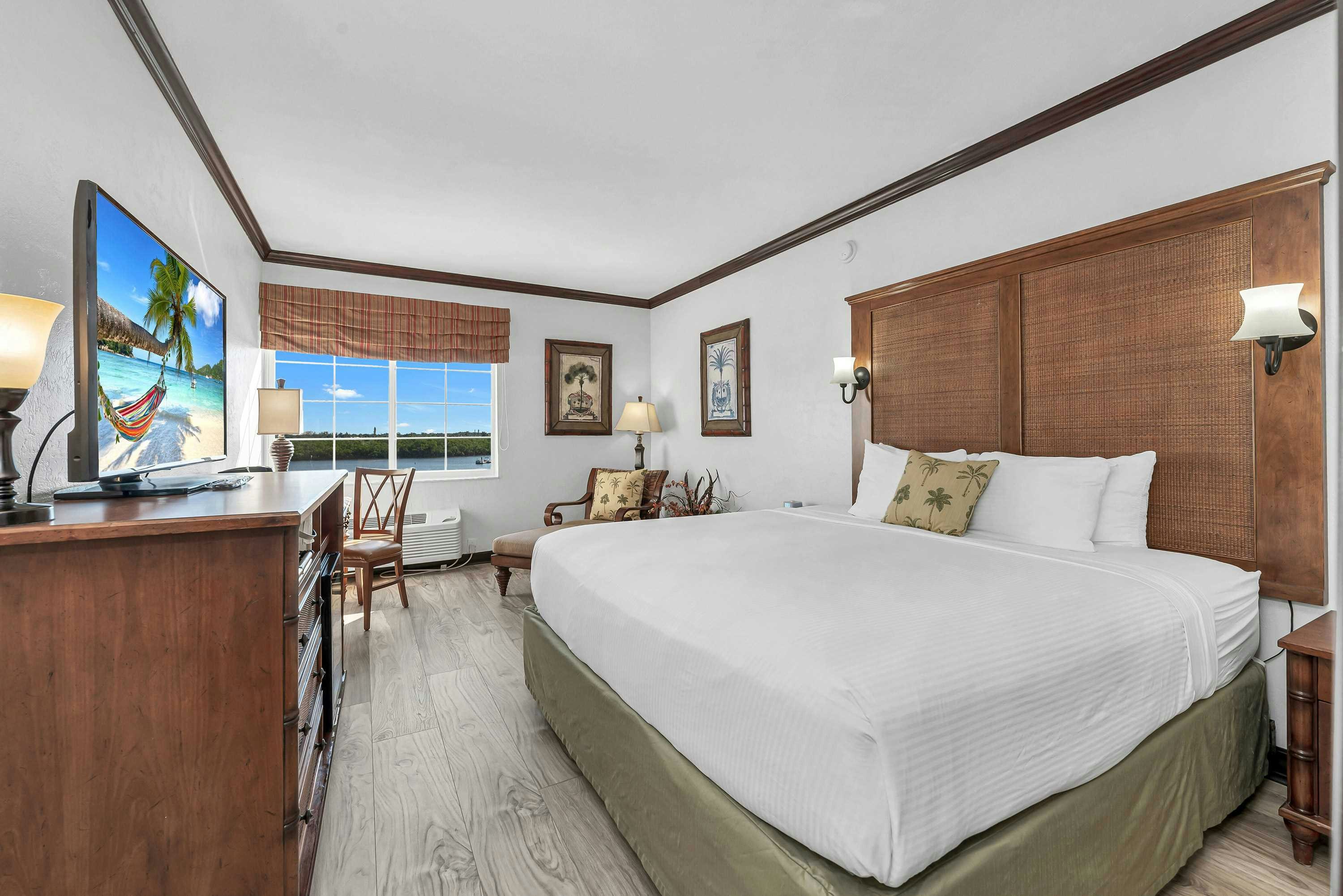Bayfront Inn 5th Avenue 12/50