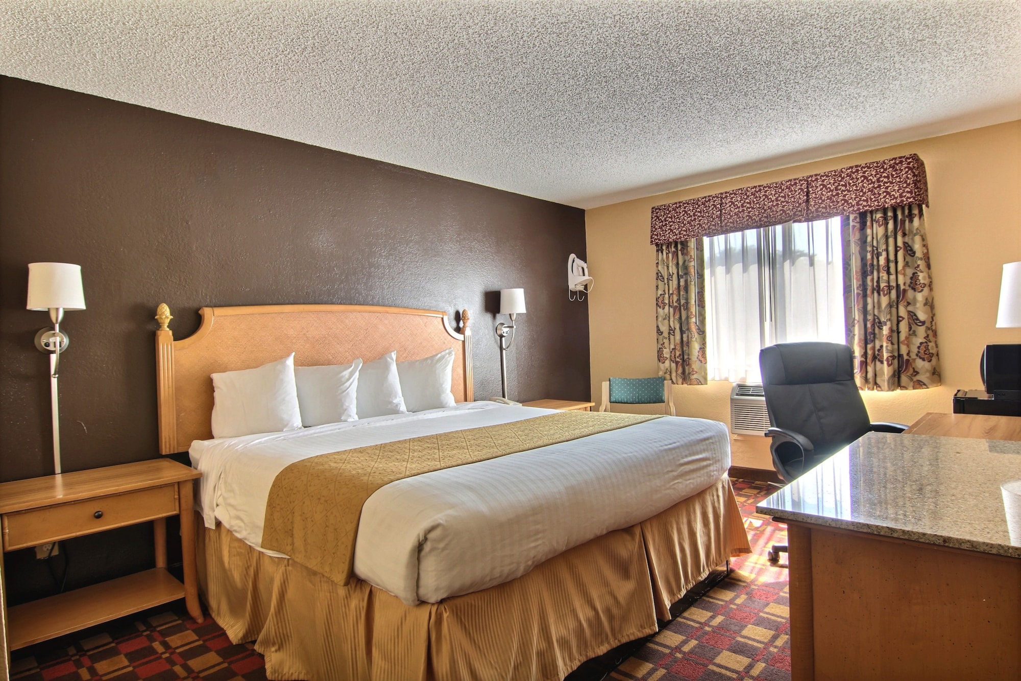 غرفة قياسية بسرير كينج، Quality Inn Hall Of Fame 3/10