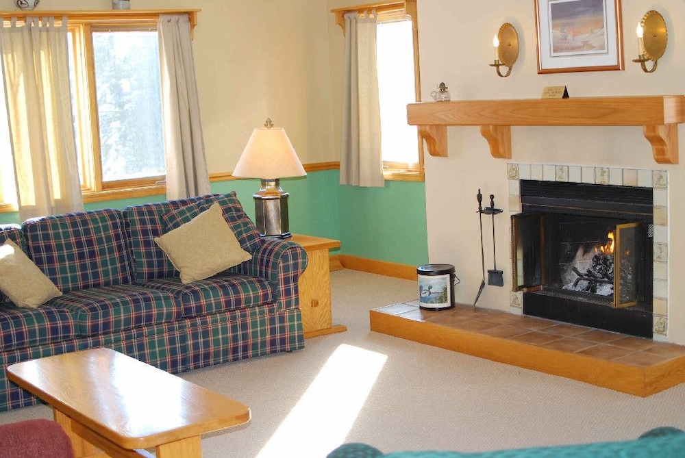 Settlement Courtyard Inn & Lavender Spa 33/66