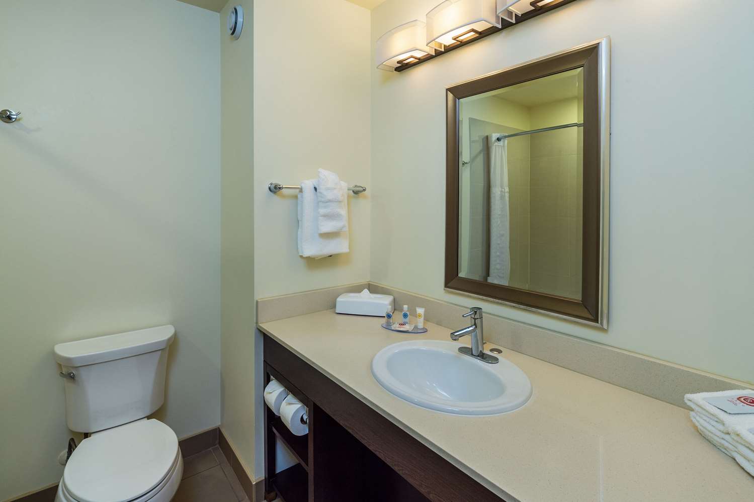غرفة بسريرين كوين، Comfort Inn & Suites Terrace 4/4