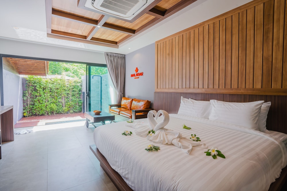 DELUXE, FAMILY, VILLA, PRIVATE POOL