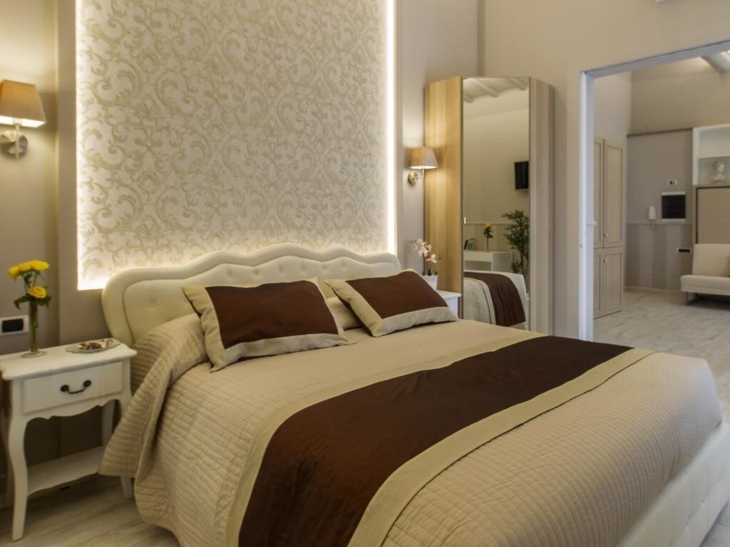Central, Apartment, Queen Bed, Sofa