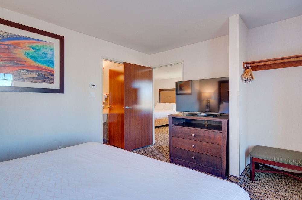 Suite, 3 Queen Beds