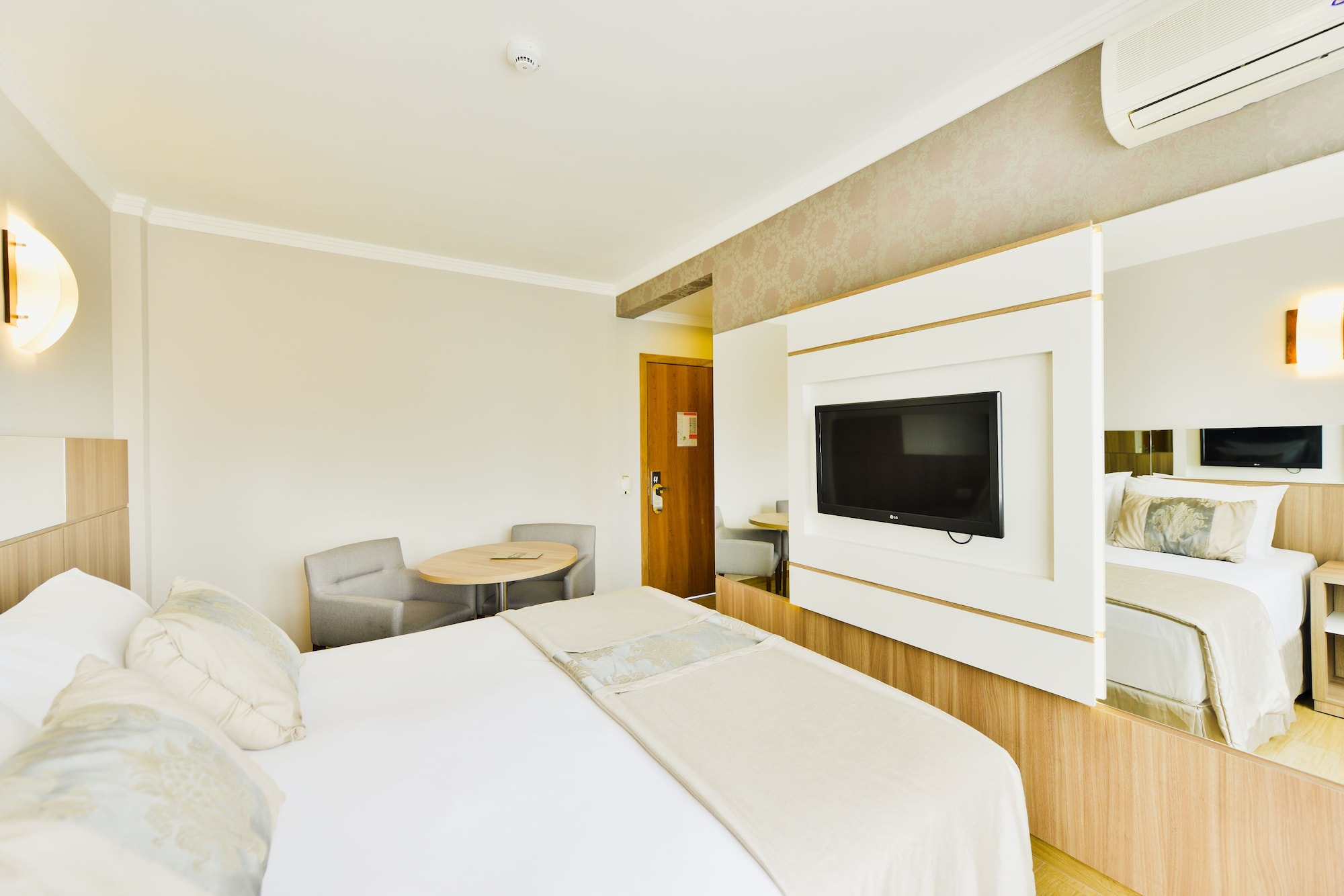 DELUXE, DOUBLE BED