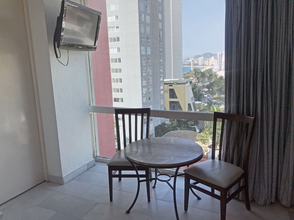 El Presidente Acapulco 24/43
