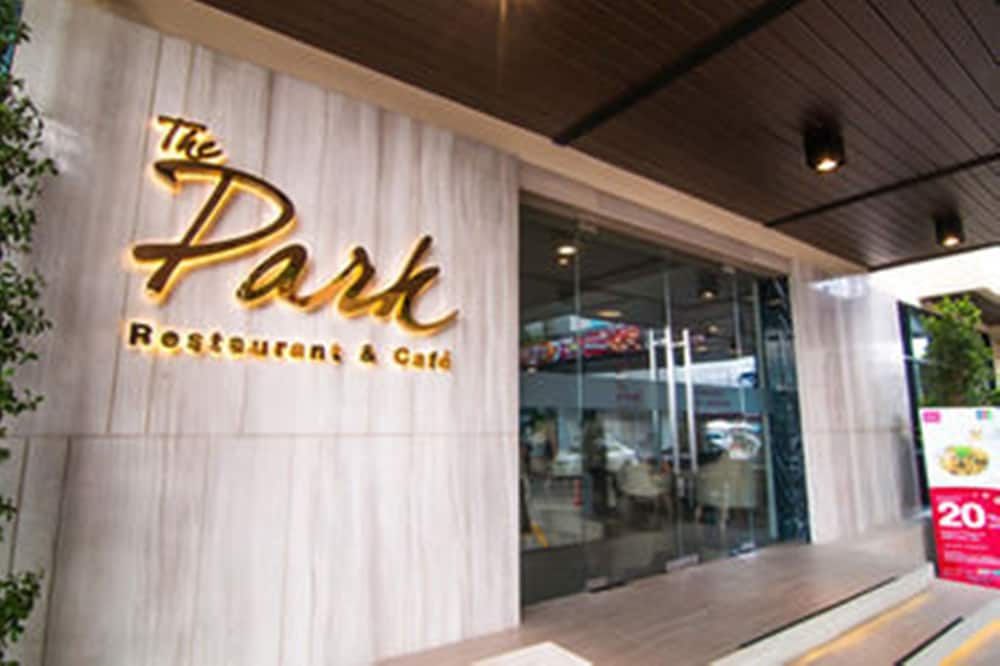 Pacific Park Hotel And Residence 14/64