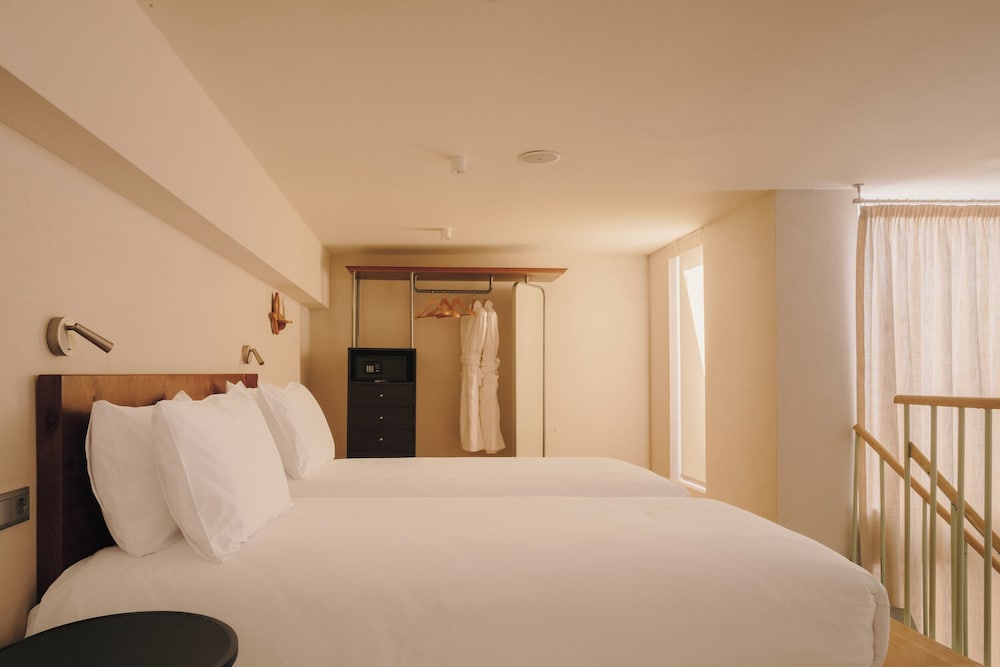 Pabellon Hotel 17/48