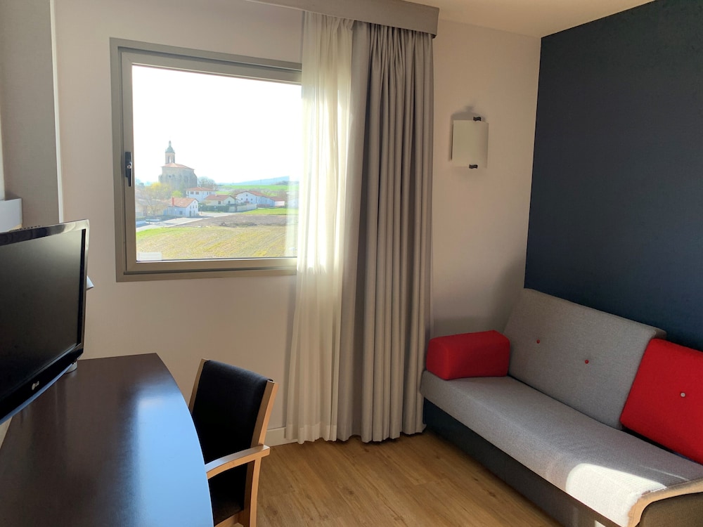 HOLIDAY INN EXPRESS VITORIA 21/43