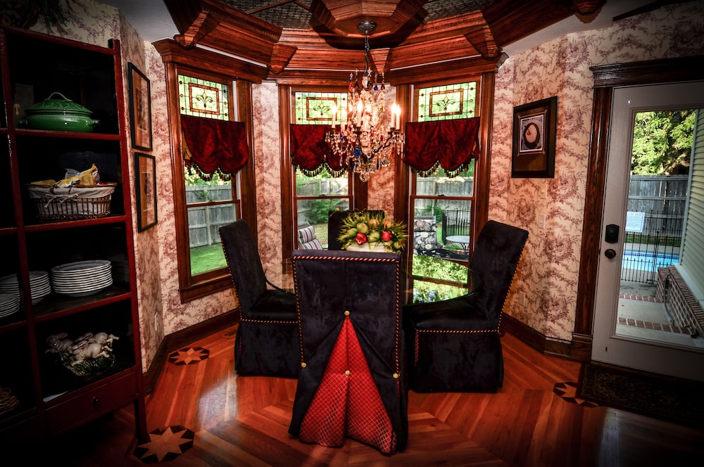 The Victoria B & B 3/71