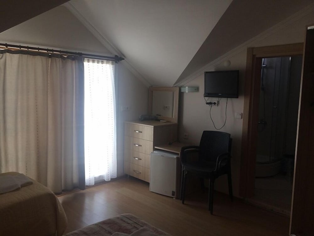 Tugay Hotel 45/67