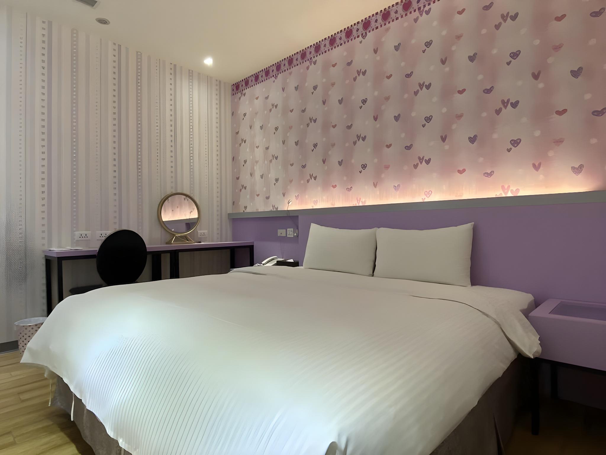Business, Double Bed, No Window