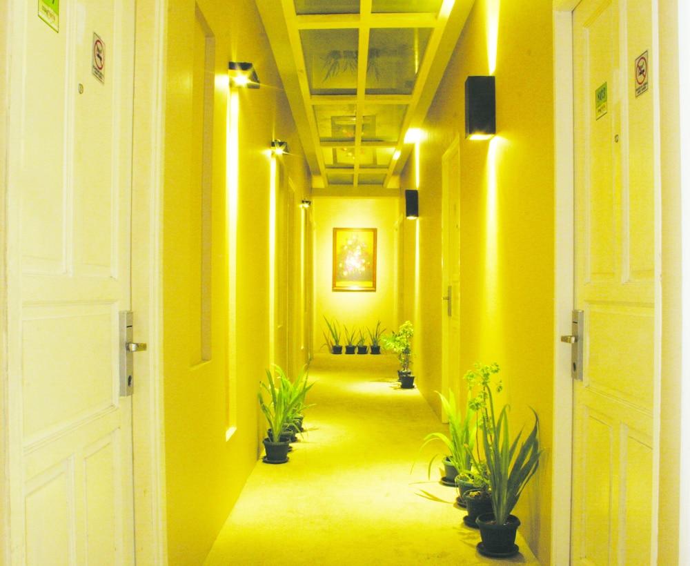 Magnolia Hotel Jakarta 24/24